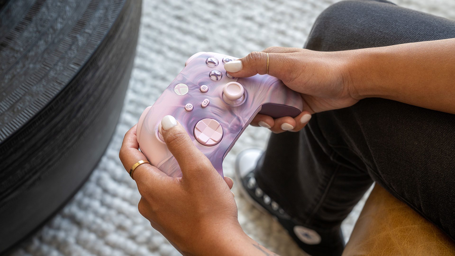 These cute Xbox “Vapor” wireless controller colorways have just been added to the Xbox Design Lab