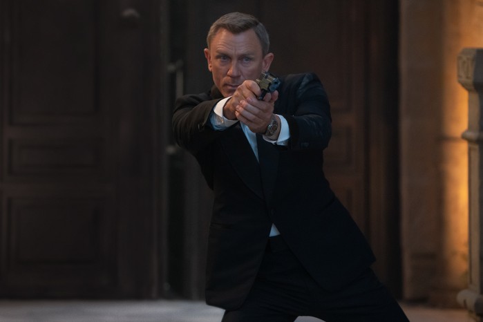 Ölmek İçin Zaman Yok filminde Daniel Craig James Bond rolünde