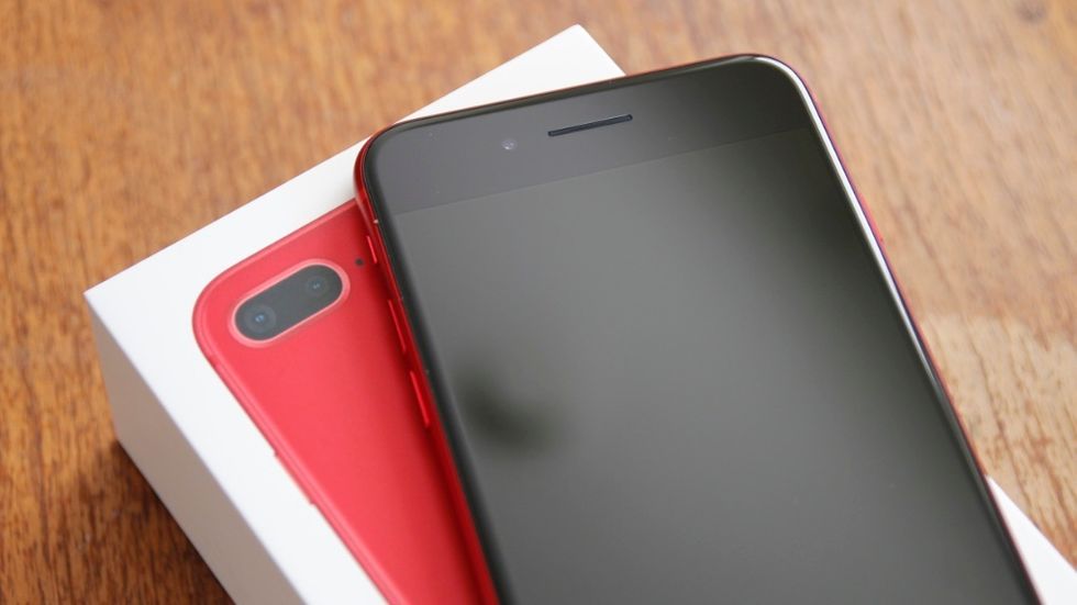 Iphone 8 Plus Ürünü Kırmızı Özel Sürüm
