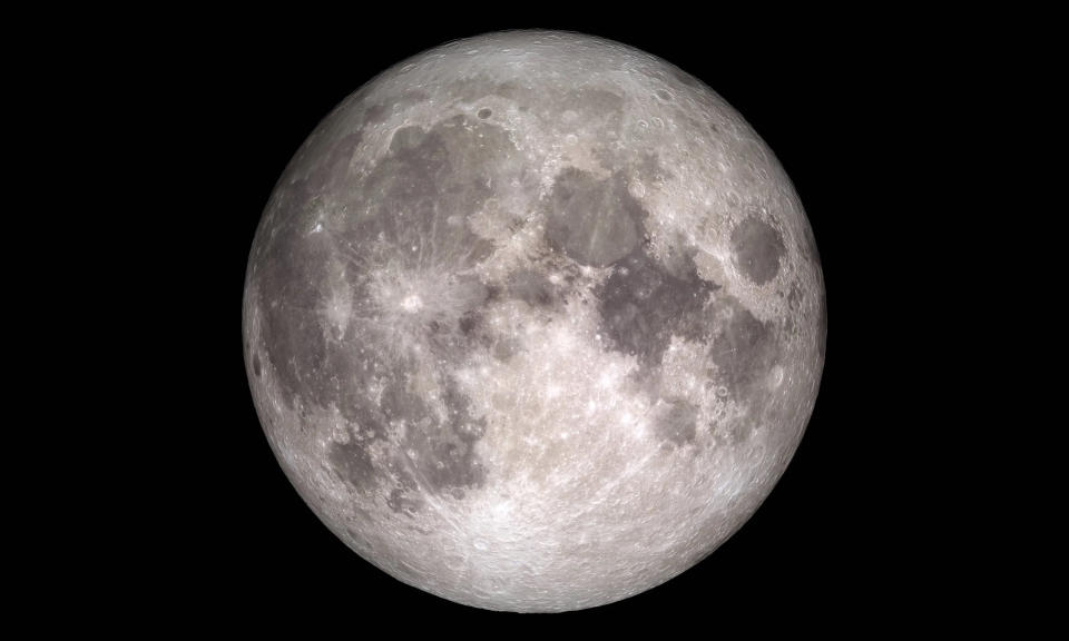 NASA tarafından çekilen Ay'ın enfes ayrıntılarla çekilmiş fotoğrafı.