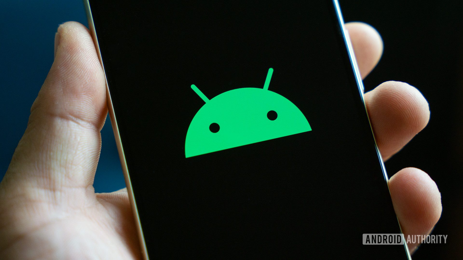 Akıllı telefondaki Android logosu stok fotoğrafı (8)