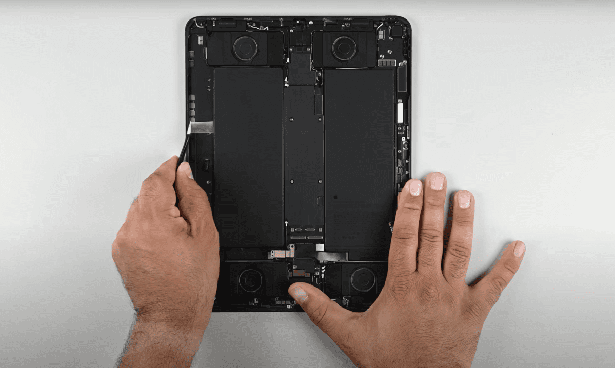 iFixit’in yeni M4 iPad Pro’yu parçalaması, değiştirilmesi daha kolay bir pili ortaya koyuyor