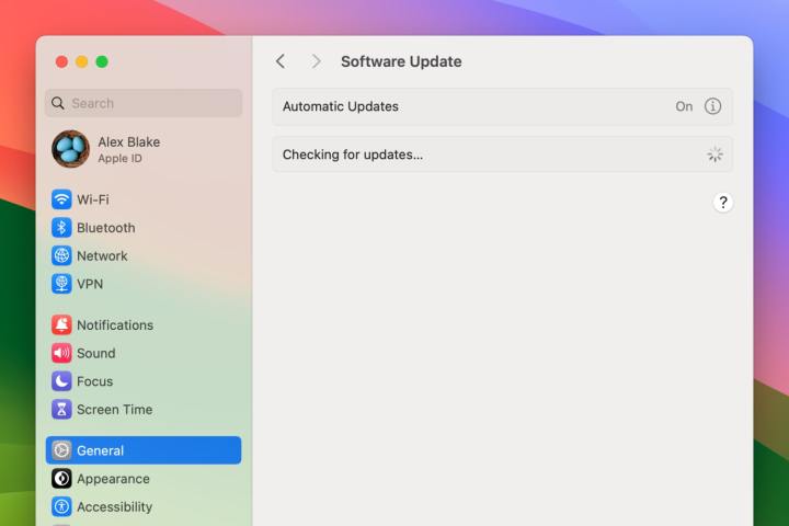 MacOS Sonoma'daki Sistem Ayarları uygulamasında güncellemeler kontrol ediliyor.