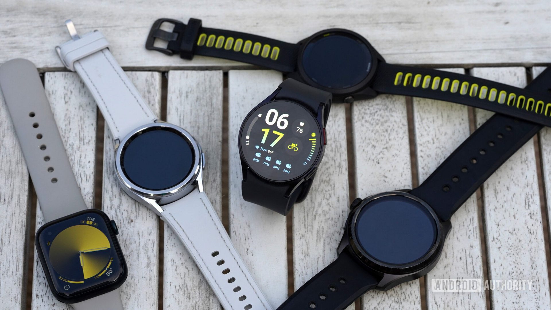 Uygun fiyatlı bir Galaxy Watch gerçekten geliyor, resmi destek sayfası yayına giriyor