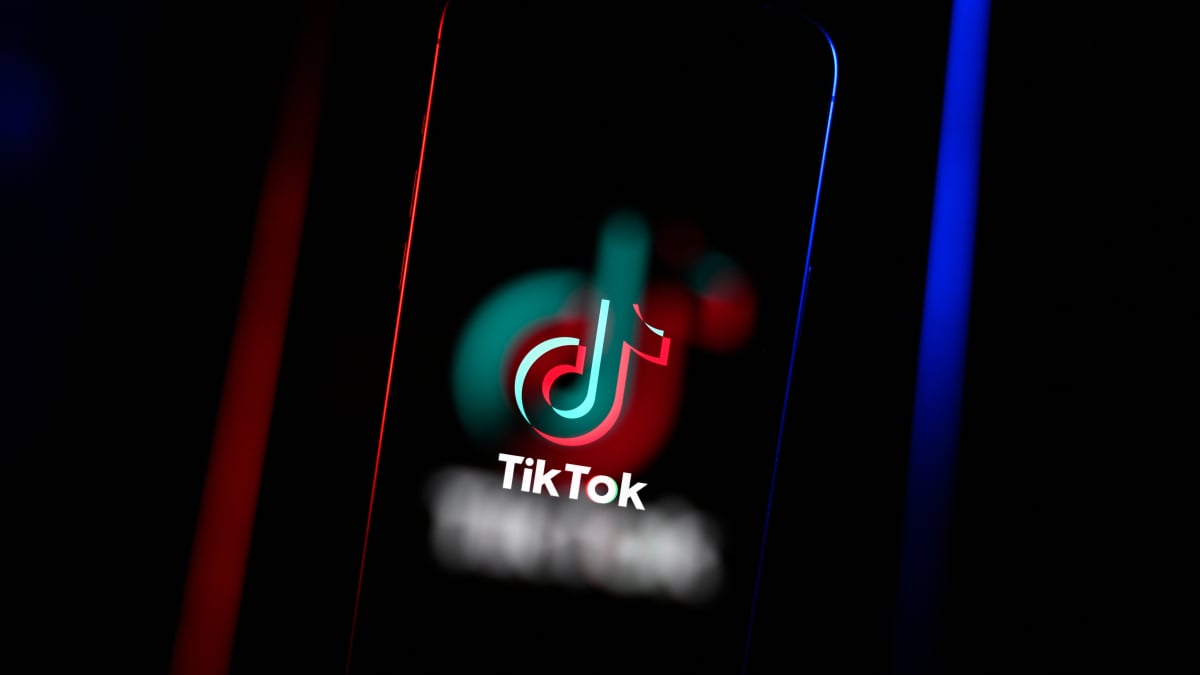 TikTok, Trump'ın ilk günkü idari emirle uygulamayı kaydetme sözü vermesinin ardından hizmeti yeniden başlatıyor