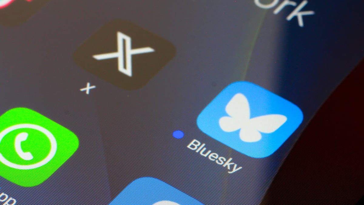 X ve Bluesky dikey videolar yayınlıyor